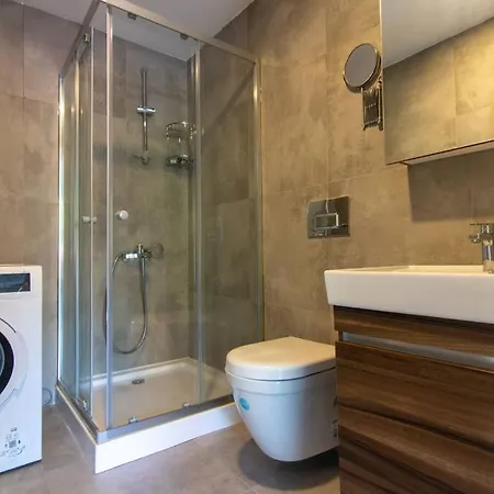 Warm Bright 2br Urban W/ Free Shuttle+parking #127
